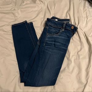 American eagle medium wash jeans